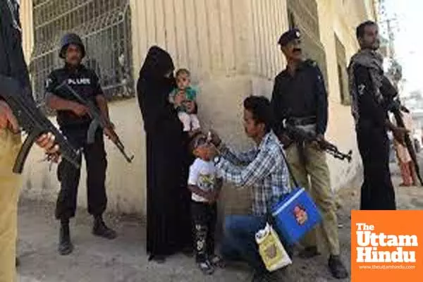 Policeman escorting polio team killed in Pakistan