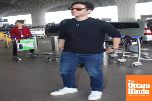 Celebrities Spotted At the Mumbai Airport