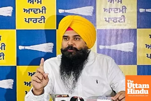 Bajwa’s own party MLAs not in touch with him, claims Punjab AAP