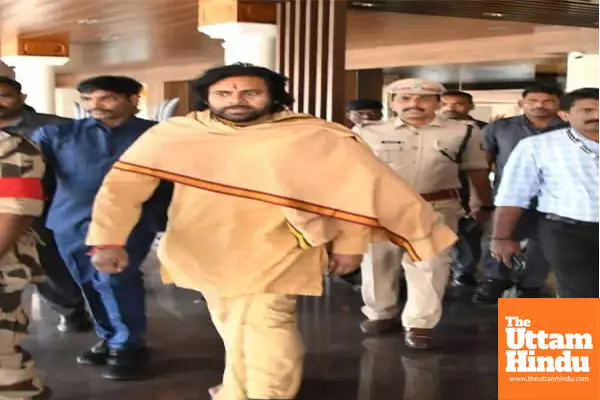 Pawan Kalyan begins temple tour to Kerala, Tamil Nadu