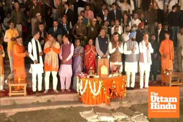 CM Rekha Gupta Performs Yamuna Aarti Before Chairing First Cabinet Meeting