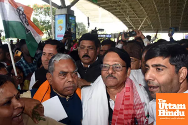 Newly appointed Jharkhand Congress in-charge K Raju and Jharkhand Congress President Keshav Mahato receive a warm welcome