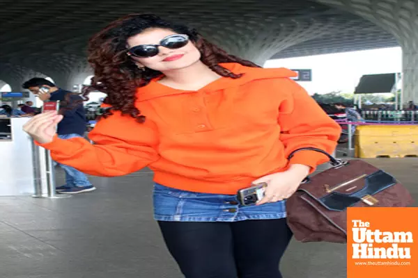 Celebrities make a stylish touchdown at Mumbai airport