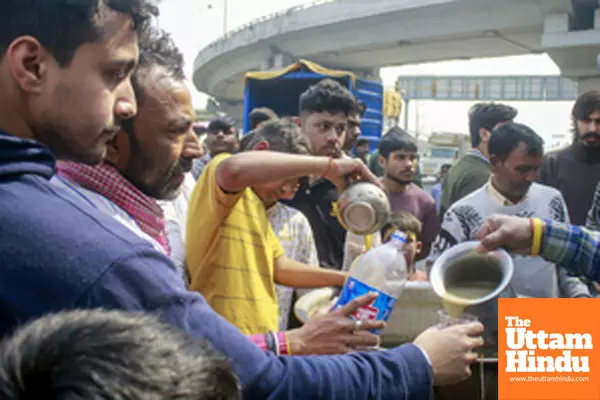 Devotees distributes Prasad on the occasion of Maha Shivratri