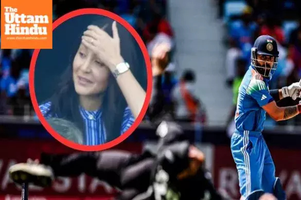 Anushka Sharmas Reaction to Virat Kohlis Dismissal Goes Viral