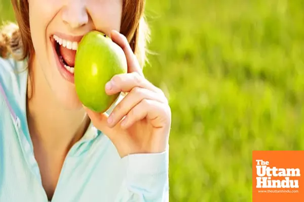 The Effects of Eating an Apple a Day on Your Body