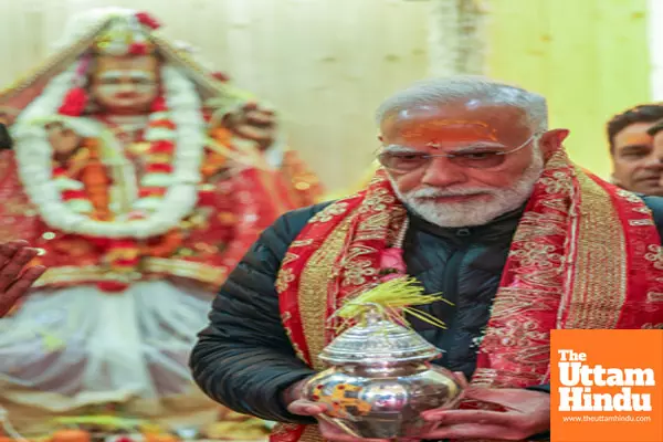 PM Modi offers prayers to Goddess Ganga