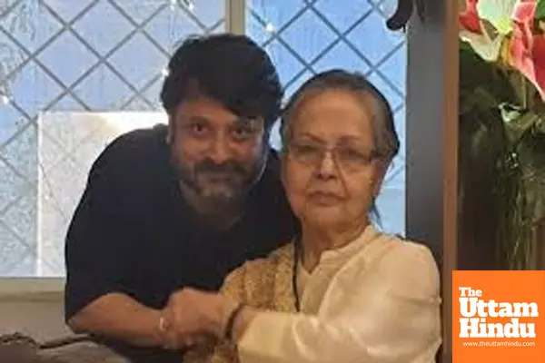 Rakhee Gulzar makes a comeback after 22 years with Aamar Boss