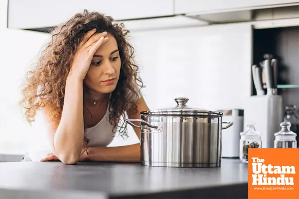 Be Cautious: Cooking Acidic Foods in Iron pans can Lead to Iron Overload