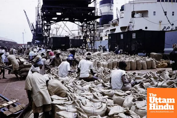 US Wheat Shipments Helped Alleviate Indias 1950s Food Crisis, Unloaded by Calcutta Dock Workers