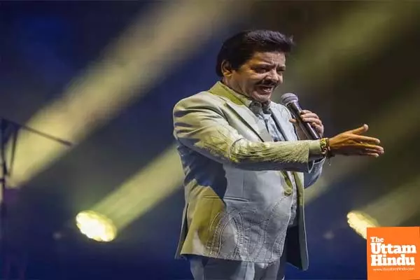 Udit Narayan takes a dig at himself over his viral kiss with a fan